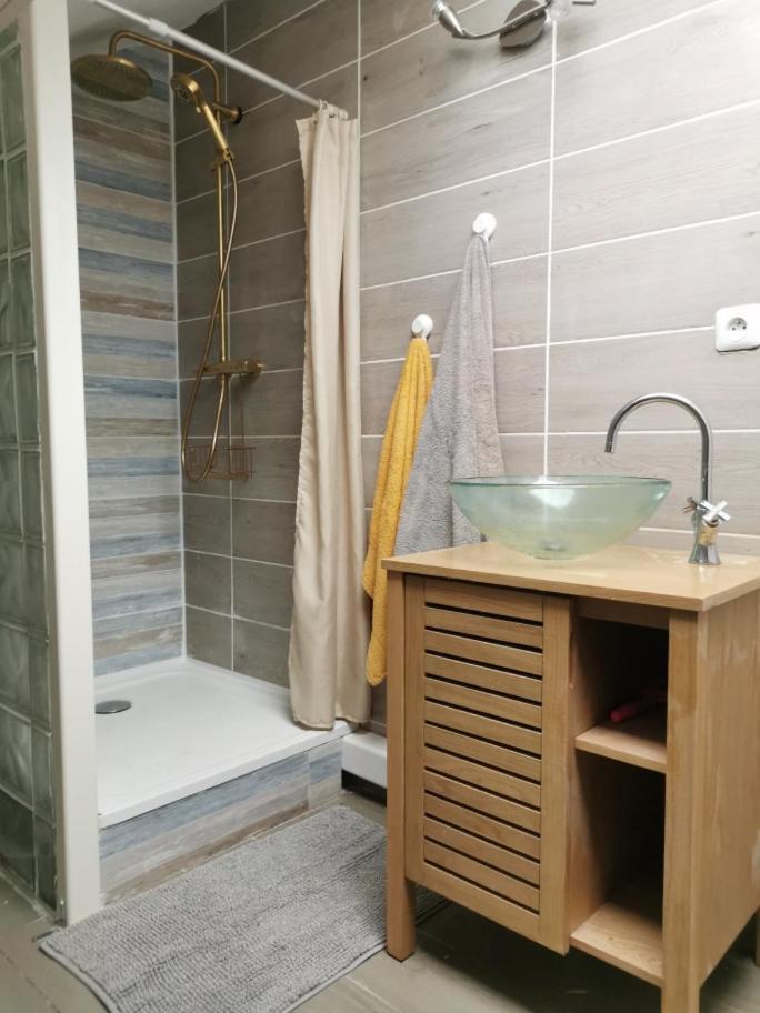 Hotel Logis St Cyrien Saint-Cyr-en-Val Esterno foto
